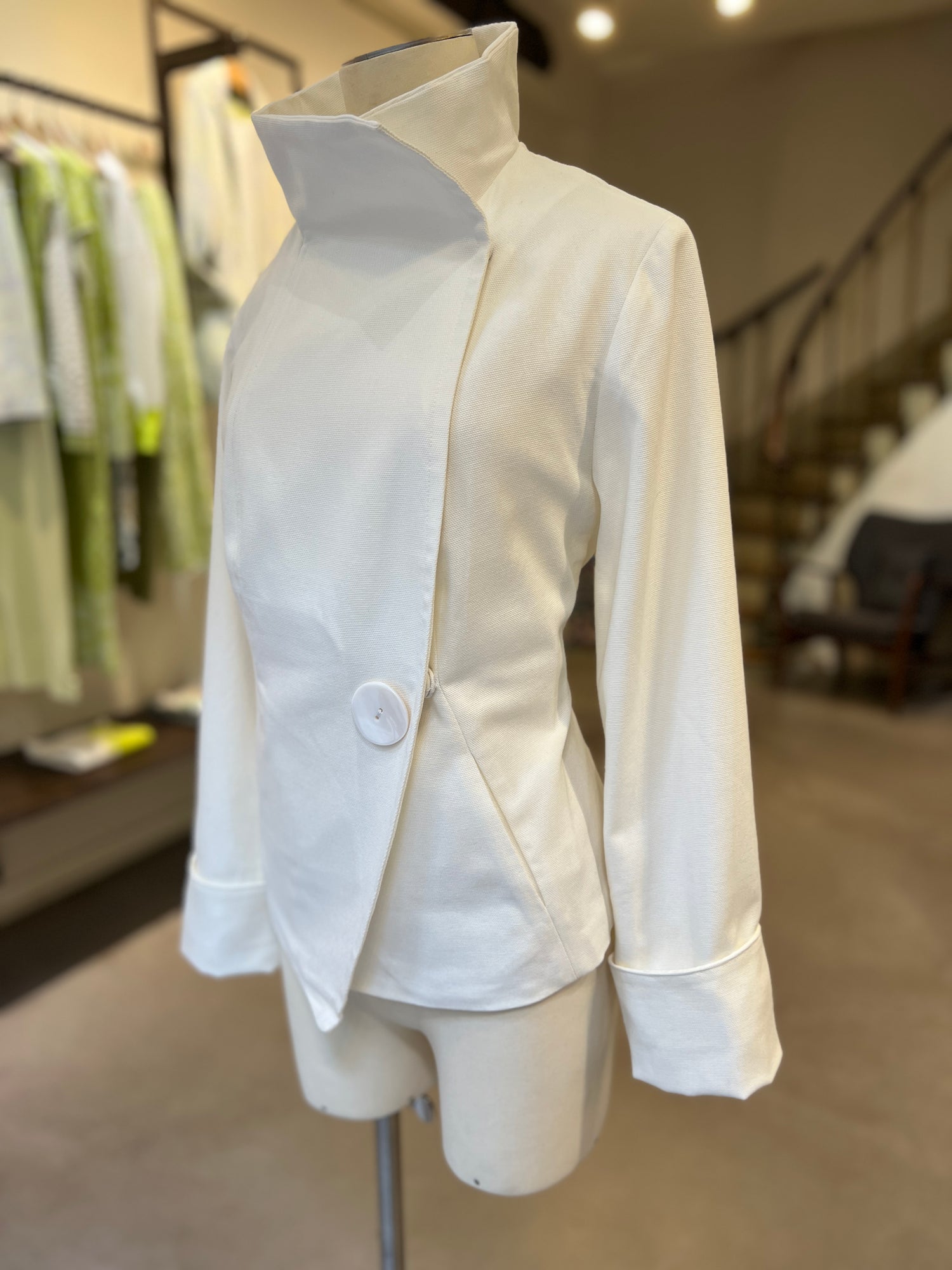 La petite veste blanche Paris été