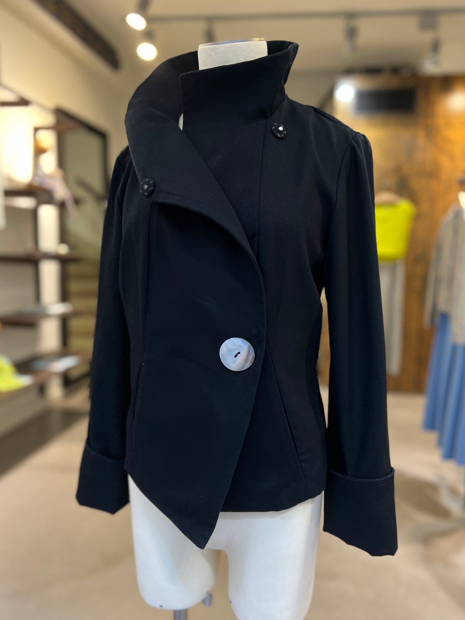 La petite veste noire Paris été