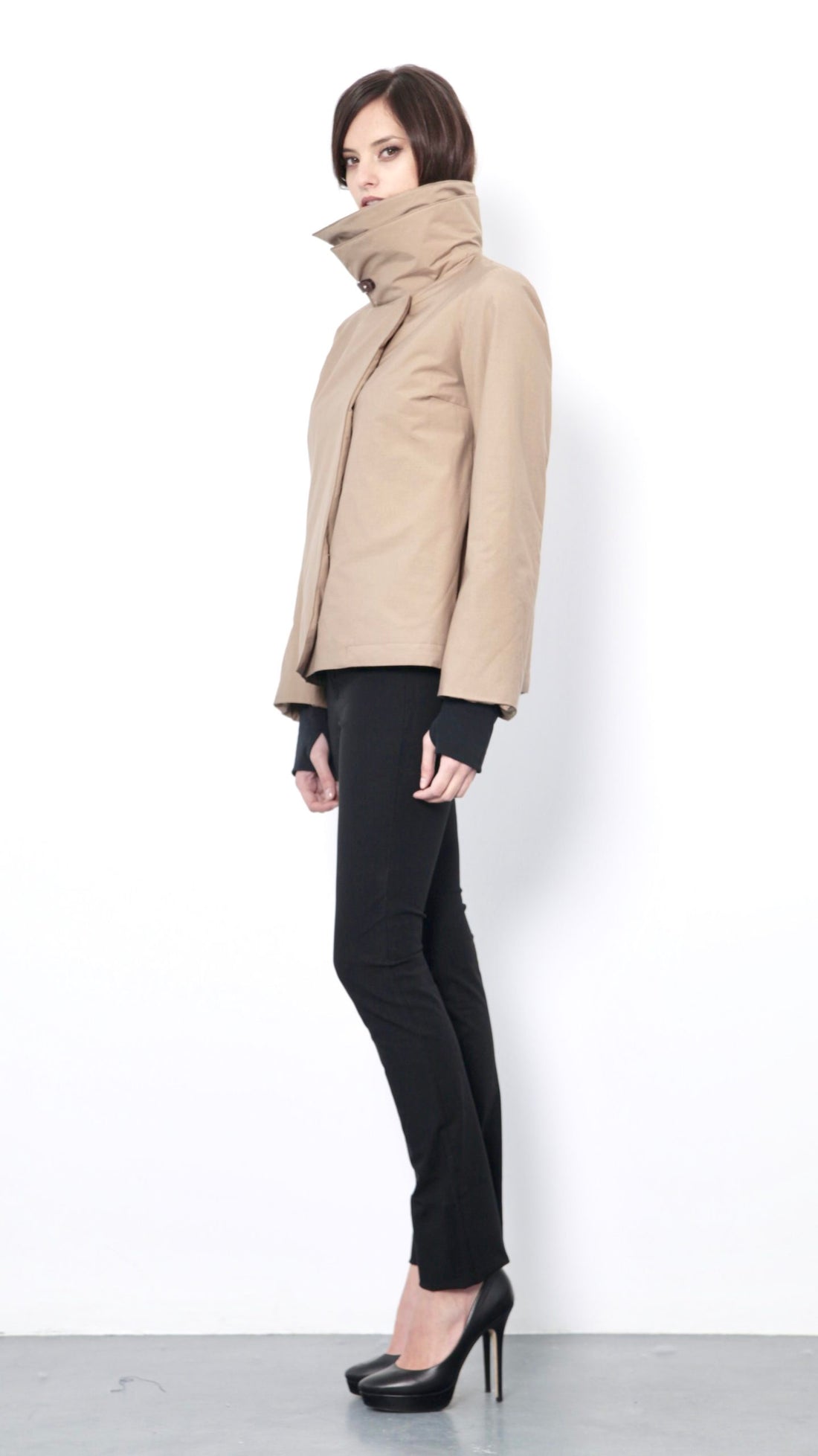 La veste hiver beige avec col haut Kate