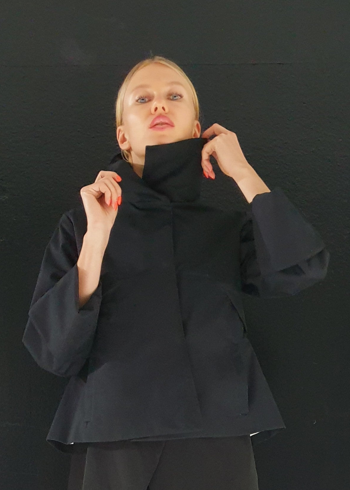 AUDREY SHORT BLACK
